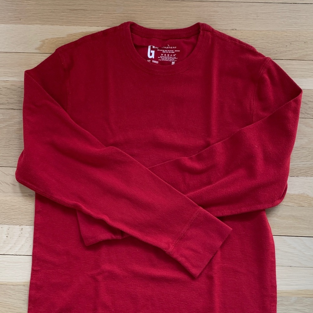 GAP- Men’s Polo Shirt- long sleeve, athletic fit- comfy and size Large